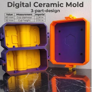 Puede incluir: Un molde cerámico digital con un diseño de 3 partes. El molde está compuesto por componentes morados, amarillos y naranjas. El diámetro de la taza es de 60 mm, y la altura de la taza es de 52 mm. El texto "Digital Ceramic Mold" es visible.