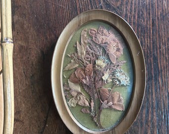 Vintage Wood-Like Footed Oval Picture Frame with Pressed Flowers