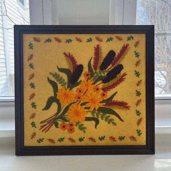 Vintage Framed Floral Crewel embroidery Art Wall Hanging
