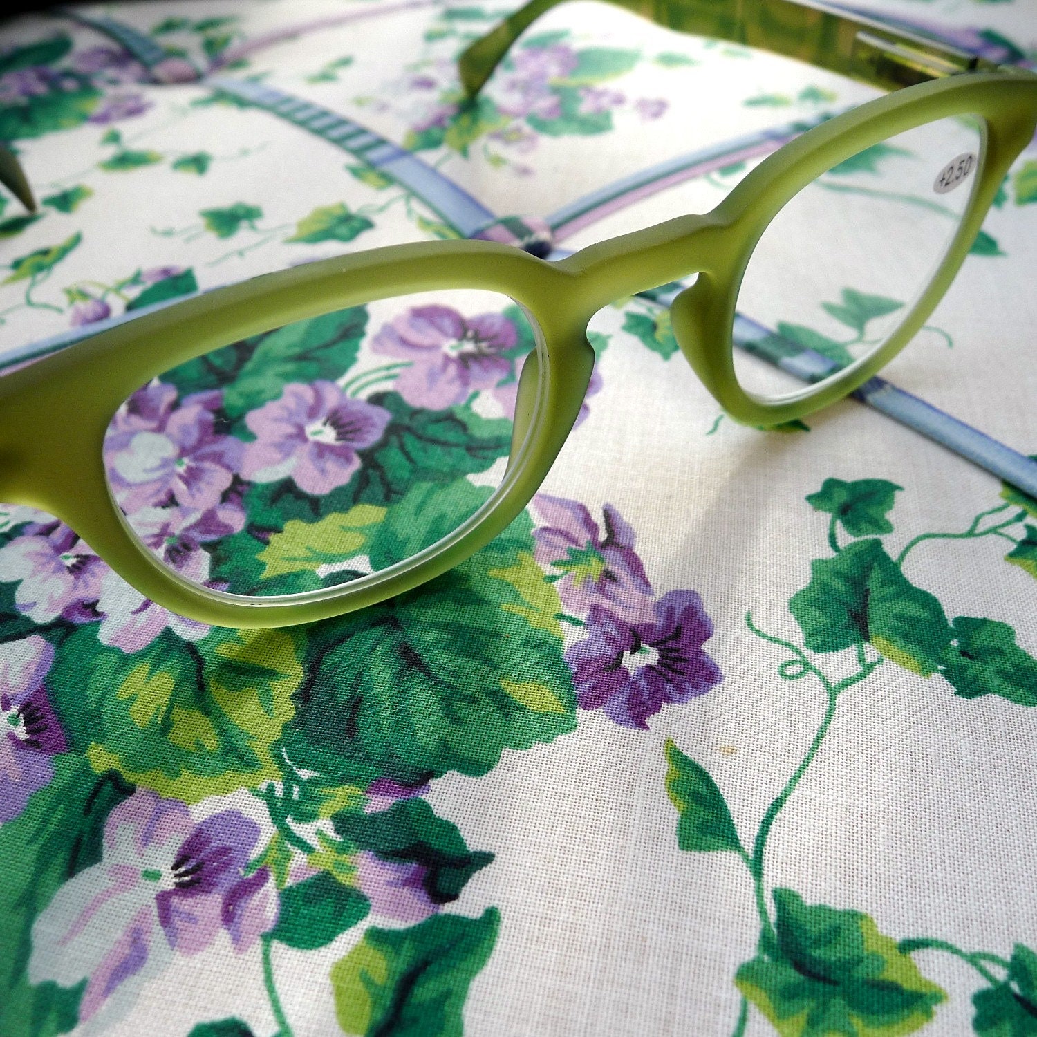 Olive Green Eyeglasses 2.50 Cheaters Reading and Crafting Etsy Australia