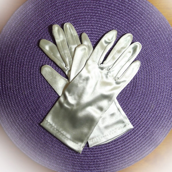 Vintage Silver Gloves, Stretchy Fabric, Size Medium, for Dress Up, Evening Wear, Wedding, Model Stage Photo Prop