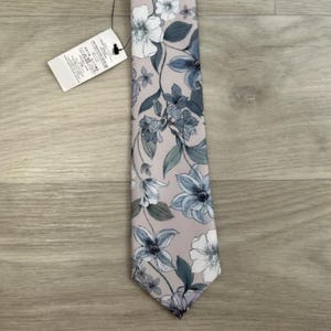 Weiter Grau & Rosa leichte Blumendruck Stilvolle Krawatte