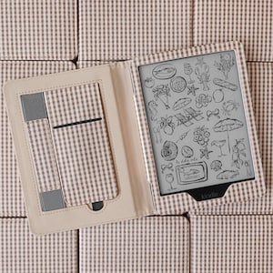 Capa para Kindle em xadrez vichy café