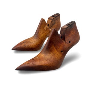 Vintage 1950s Pair of TW Gardiner Bros Ladies’ Wood Shoe Forms Lance Size 9B Left and Right Shoe Lasts