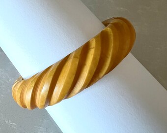 Vintage Bakelite Butterscotch Bangle carved rope twist design