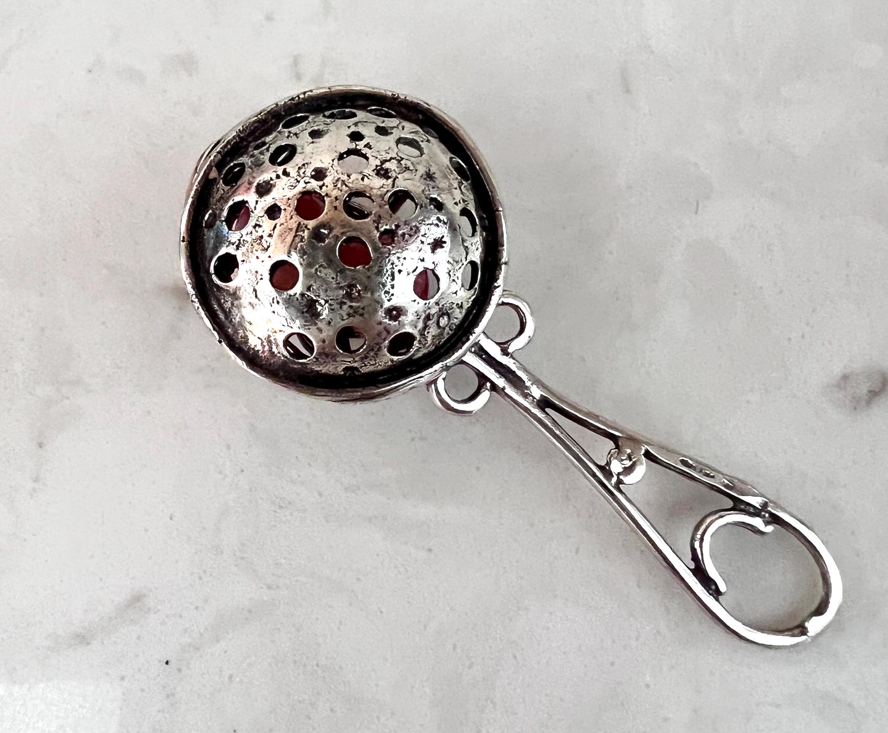 ANCIEN HOCHET DE Bébé Art Nouveau décor Coq En Argent Massif époque