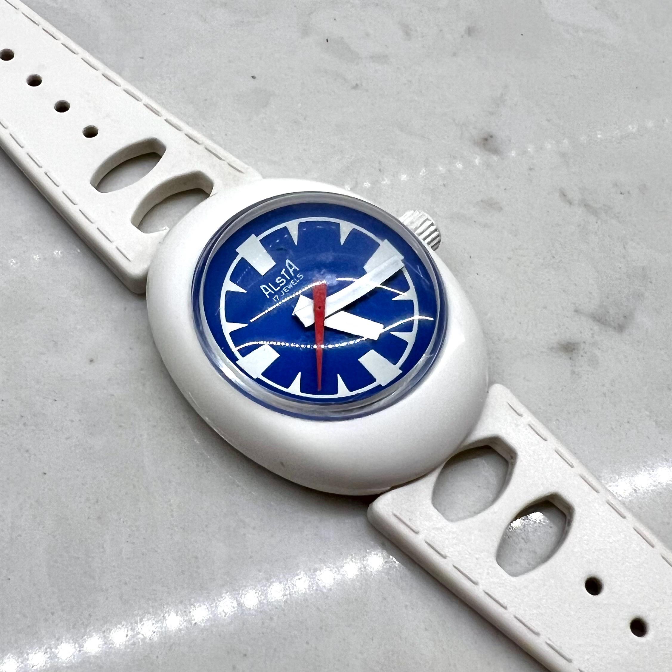 VINTAGE 1970’s OUT OF TIME BUBBLE WATCH VERY RARE! Bag a Rolex Bubble before the clocks go back at eBay Lost  main image 2