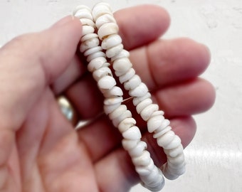 Vintage 1970s Hawaiian PUKA Shells Necklace Choker 15”