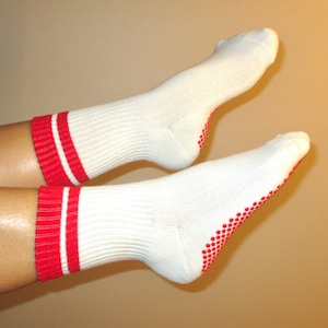 Retro Stripe Pilates Grip Socks, Cute Grippy Socks, Pilates Grippy Socks, Non-Slip Grip For Pilates Yoga Barre Lagree