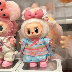 Kimono Puppen Outfit mit Schleife & Obi - Traditionelles Japanisches Kostüm für Labubu und Ähnliche Puppen - Labubu Clohtes