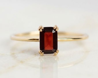 14K massief gouden granaatring, solitaire ring stapelbare geboortesteenring, elegante sierlijke ring voor haar verjaardag ring granaat trouwring