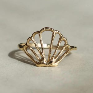 925 Sterling Silver Scallop Shell Ring Hammered Beach Ring Ocean Inspired Jewelry Gift for Her Sea Shell Statement Ring Handmade Gold Ring
