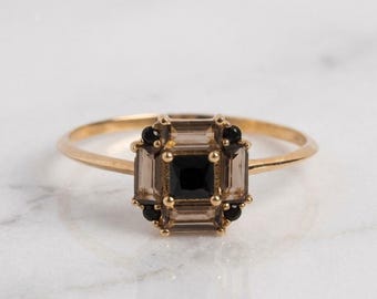 14K Solid Gold Garnet Ring, Solitaire Ring Stackable Birthstone Ring, Elegant Dainty Ring for Her Anniversary Ring Garnet Wedding Ring