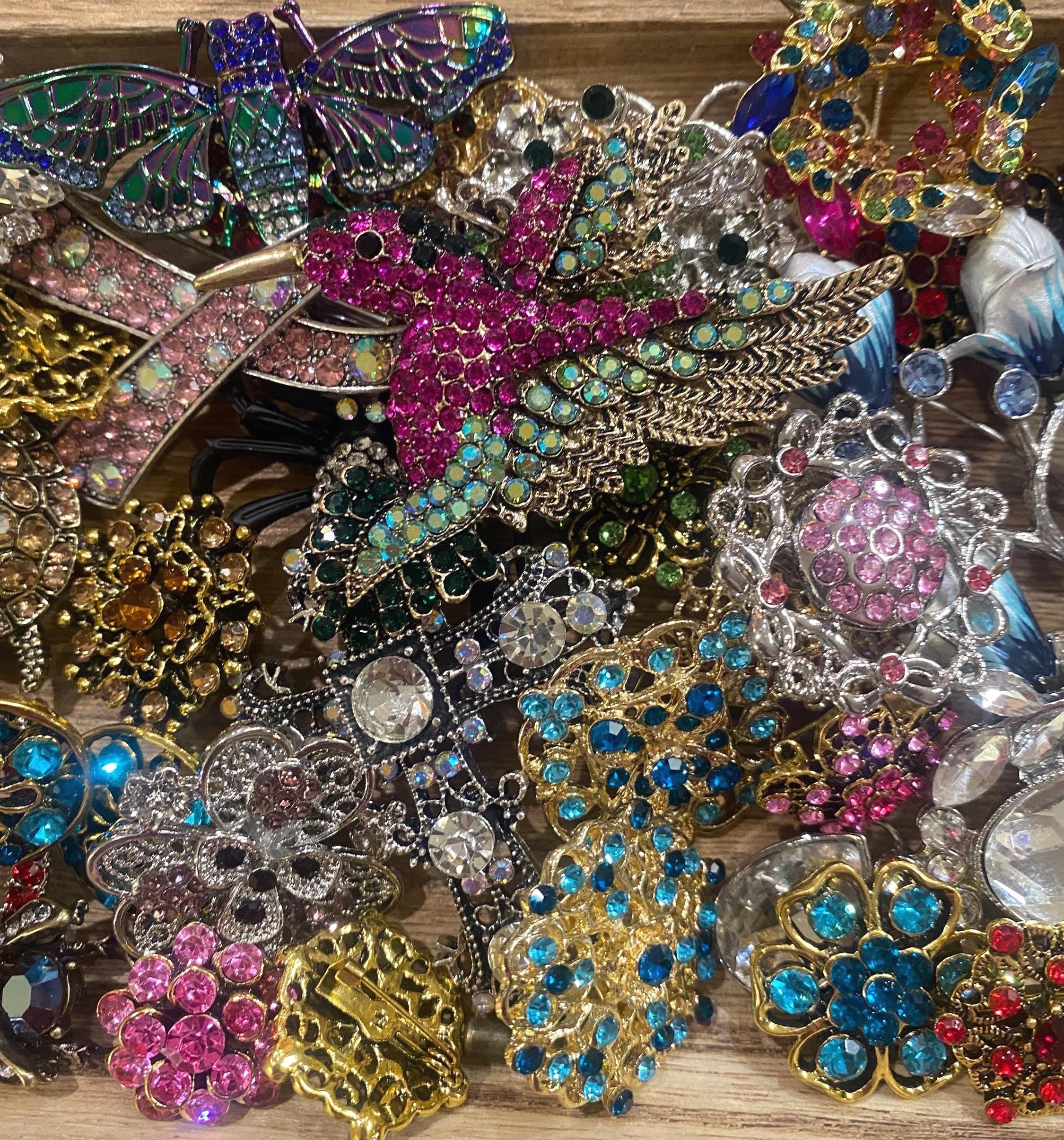 Mystery Brooch Lot | Vintage Inspired Rhinestone Jewelry Selection  display picture 1
