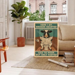 Impression d&#39;art de salle de bain drôle de vache : affiche humoristique de toilettes (téléchargement numérique)
