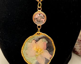 Real Flower Resin Necklace – Green Sparkle Floral Pendant, Gold Beaded Chain
