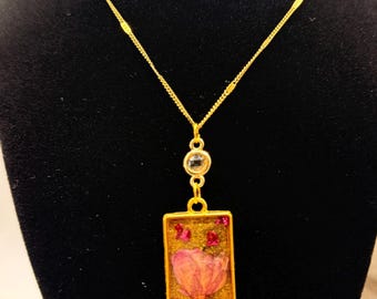 Echte geperste kersenbloesemketting • Gouden harshanger, botanische sieraden