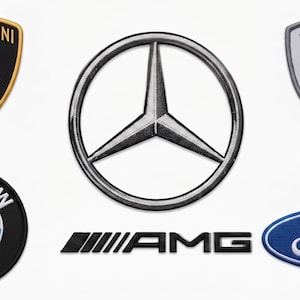 Op de afbeelding: Collectie geborduurde logo's van automerken, waaronder Lamborghini, Mercedes-Benz, BMW, AMG, Tesla en Ford. De logo's zijn in verschillende kleuren en vormen, geschikt voor patches of emblemen.