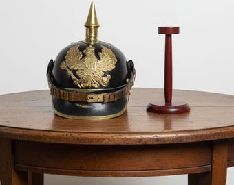 Réplica del casco con púas Pickelhaube alemán negro