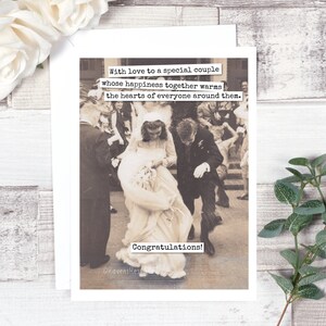 Carte #645. Carte de mariage. Avec l’amour à un couple spécial dont le bonheur ensemble réchauffe ... Douche de mariage. Mariage. Carte de félicitations.