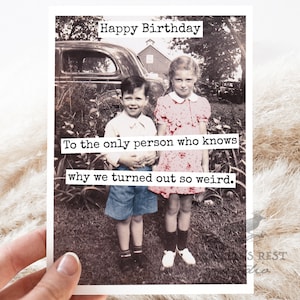Carte #rr813. Carte de joyeux anniversaire pour frère et sœur. Cartes de voeux drôles. Style vintage. carte photo vintage. Cartes sarcastiques. CorbeauxRest.