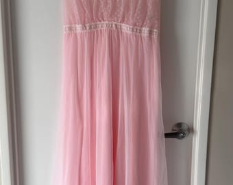 1970s French Maid Pink Nightgown – Nylon  – Medium