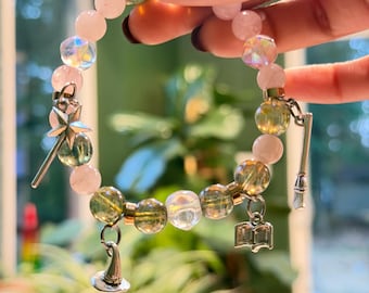 Pulsera inspirada en el mal: Elphaba y Glinda, cuarzo rosa y cuentas de cristal checo con dijes