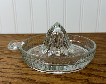 Vintage Clear Glass Citrus Juicer Reamer | Handheld Lemon Orange Juicer | Retro Kitchen Gadget