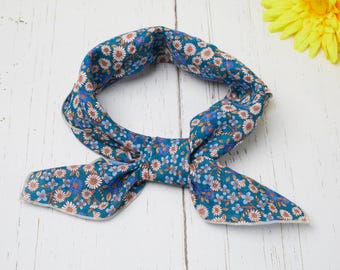 21" x 21" Vintage Daisy Cotton Square Bandana Bundle, One-Side Print, Retro Boho Headscarf | Blue Botanical Neck Wrap Men Women