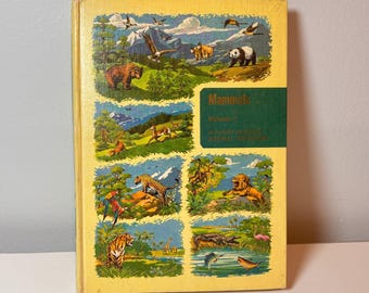 Livre vintage sur les mammifères et le règne animal, style junk journal, éphémères, photo Harvest Gold années 50