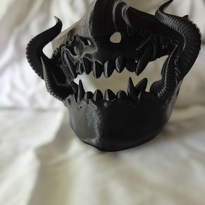 Scary Demon Mask with Horns – 3D Printed Oni Mask for Cosplay, Halloween Costume, LARP & Horror Collectors