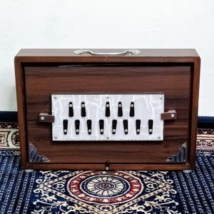 Caja Shruti - Caja Shruti de madera de teca de 13 notas hecha a mano / Tablero de lengüeta blanca / 440 Hz/432 Hz