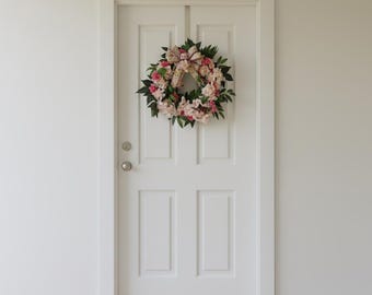 Corona de flores de cerezo rosas con lazo, decoración de puerta para primavera y verano.