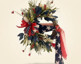 Corona de vid para el 4 de julio: Decoración patriótica americana con estrellas y rayas para la puerta