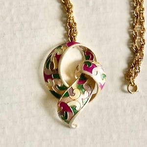 Vintage Pendant Necklace Cloisonne Enamel Gold Tone Chain Statement Piece Swirl Design