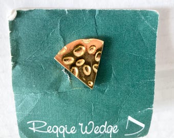 Vintage Reggie White Cheese Wedge Pin Football Memorabilia Lapel Hat Gold Tone Fan Gift