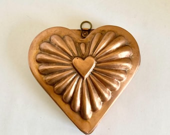Vintage Copper Plated Heart Shaped Gelatin Mold Wall Hanging Farmhouse Country Style Design
