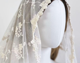 Lace Head Scarf Shawl for Wedding Church Travel Photos, Floral Lace Wrap Veil Bridal Cover Up Gift for Her