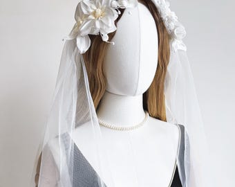 Satin Flower Bridal Veil, French Vintage Wedding Headpiece for Elopement Ceremony or Romantic Photoshoot, Handmade Lace Tulle Veil
