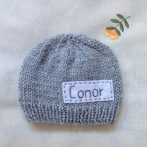 Newborn hand knit hat with name, newborn photo prop, grey knit newborn hat, personalized baby hat, baby hospital hat, baby coming home hat