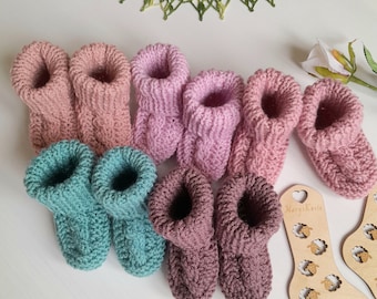 knit baby shoes, newborn handmade knit booties, baby shower gift, gift for new baby, baby coming home outfit, newborn photo props, baby knit