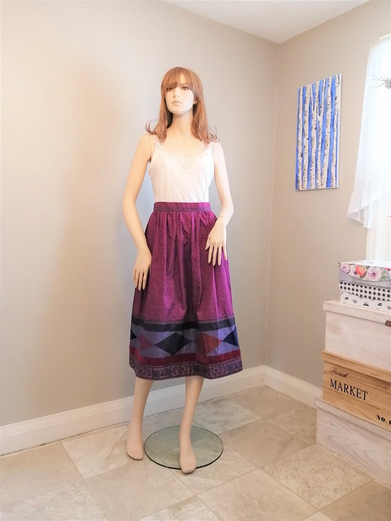 Vintage 1990s // SUTTLES and SEAWINDS // Bright Mu