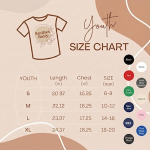 Puede incluir: Tabla de tallas de camisetas juveniles. La tabla incluye medidas en pulgadas para largo y pecho, junto con los rangos de edad correspondientes. Se enumeran las opciones de color, incluyendo negro, blanco, rojo y azul marino. El dise&ntilde;o de la camiseta dice "Smilies Baby".