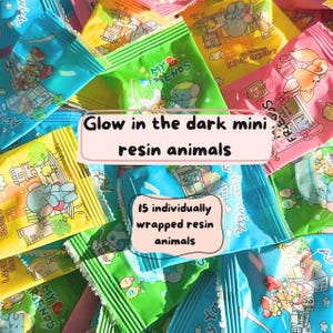 Cute Mini Resin Animal Blind Bag – 15 PCS Resin Animals Set in Individual Bags, Kawaii Desk Decor, Party Favors & Gift Surprise Pack