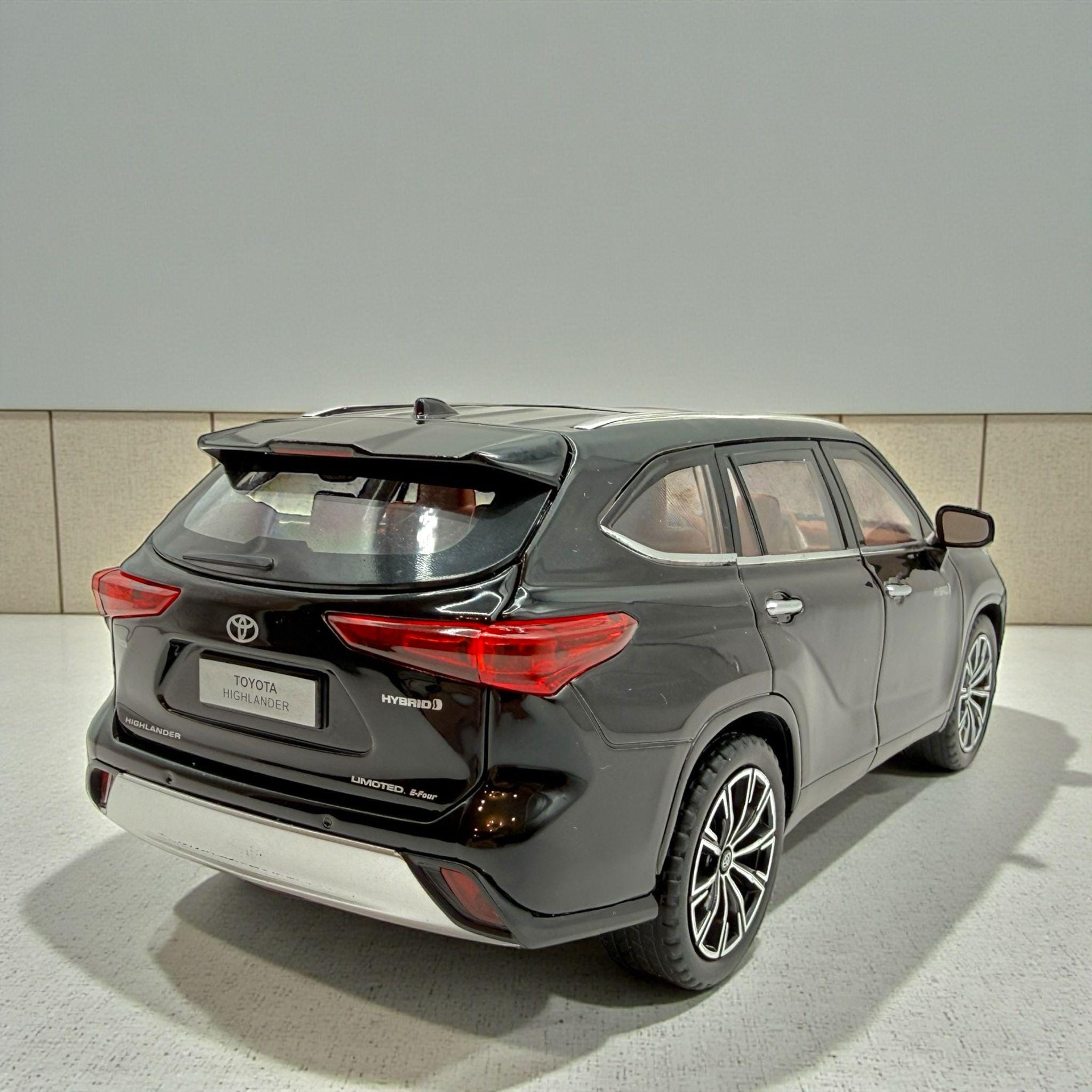Modèle réduit de voiture personnalisé TOYOTA HIGHLANDER à l'échelle 1:24, ouverture des portes, lumières et son - France