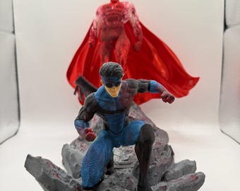 Estátua impressa em 3D do Invincible + Omni Man