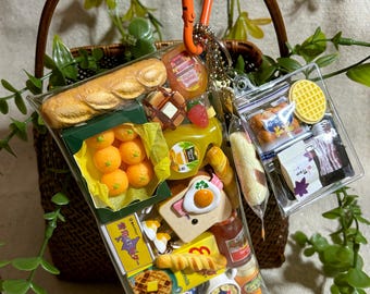 Diner Collection - Sunny Side Up Handgemachter Taschenanhänger mit Gachapon, Trinkets