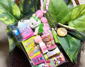 Strawberry Italian Ice - Something Sweet, handgemaakte tasbedel met gachapon-katoenbeestjes, minifood
