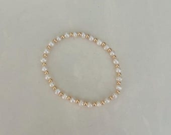 Pulseira de pérolas de água doce com contas de ouro 14KT