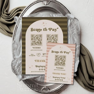 Puede incluir: Dos letreros de pago rectangulares con parte superior arqueada, códigos QR, el texto Scan to Pay, Venmo, Businessname, Thank You e iconos de redes sociales. El letrero grande tiene un fondo de rayas verde oliva oscuro y el pequeño rayas rosa claro.